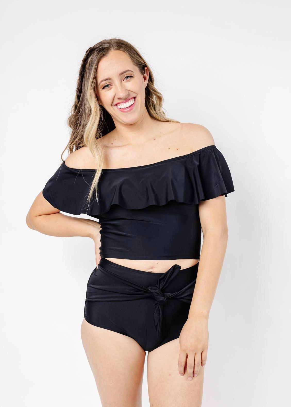 Black | Ruffled Around Top