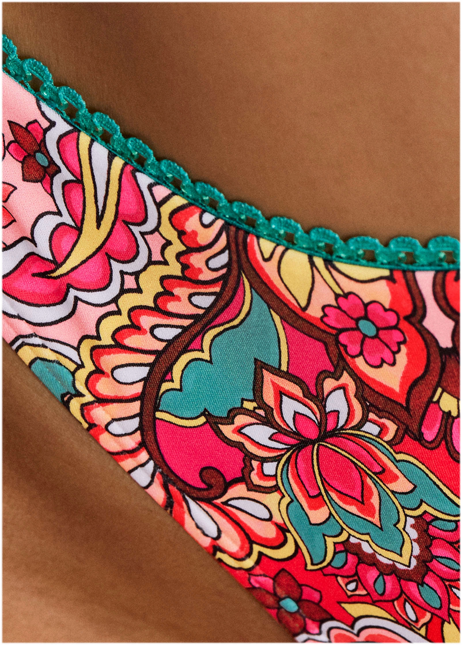 Malibu Cheeky Bottom - Indian Parade