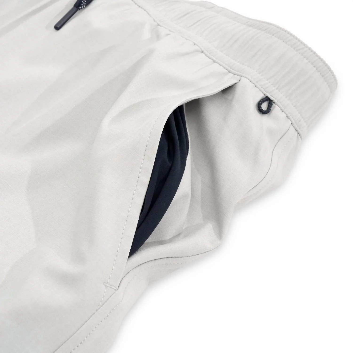 Men's Hybrid Short In Chrome
