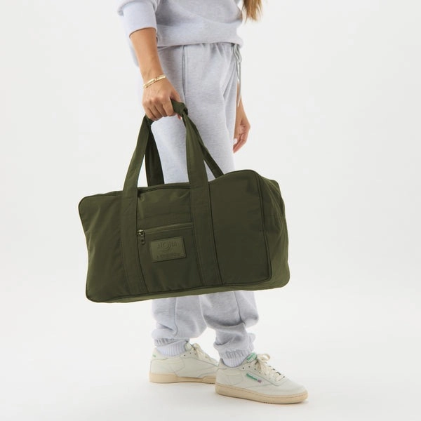 Monochrome Weekender Bag Personal Travel Organizer Travel Hygiene Kit