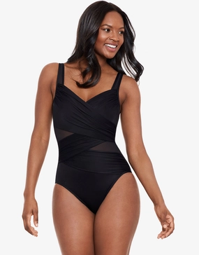 Network Madero Swimsuit - Black pool-ready swimwear for women, trendy swimwear collection